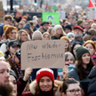 Policja szacuje liczbę uczestników protestu w Monachium na 100 tysięcy