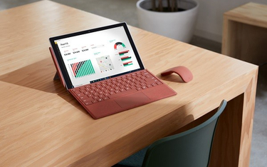 Stworzony dla biznesu. Nowy Surface Pro 7+ dla firm od Microsoft