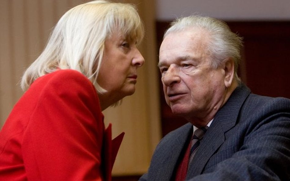 Wdowy zachowają wysokie uposażenia po PRL-owskich generałach