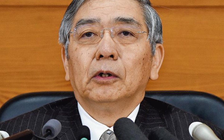 Haruhiko Kuroda, prezes Banku Japonii, ma problem z umacniającym się jenem i wracającą deflacją.