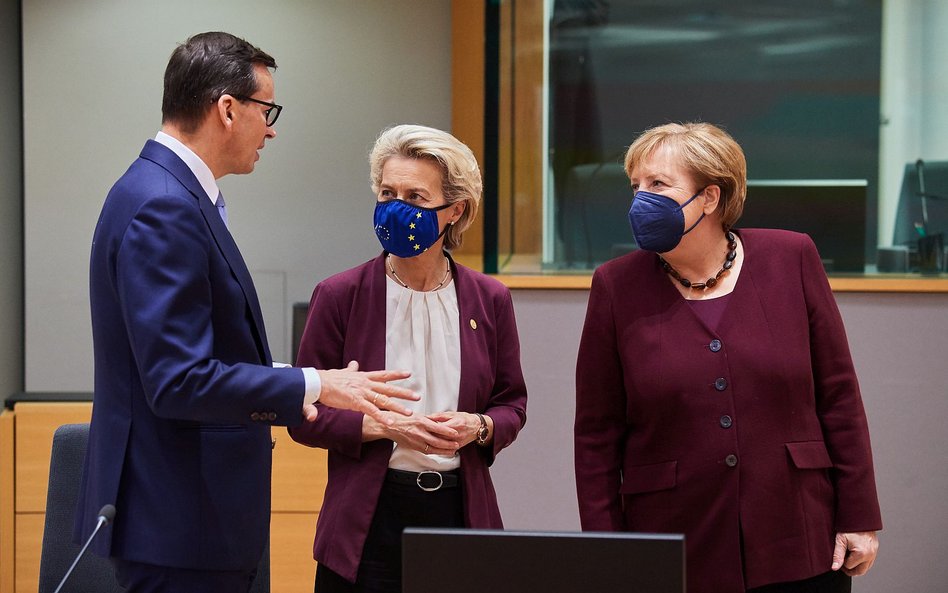 Premier Mateusz Morawiecki, szefowa Komisji Europejskiej Ursula von der Leyen i kanclerz Niemiec Ang