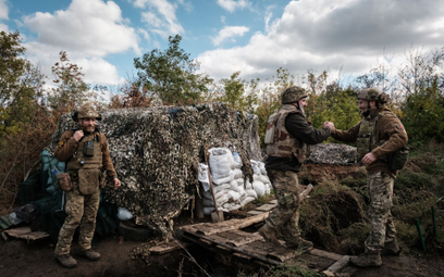 Ukraińscy żołnierze na linii frontu w rejonie Toreśka