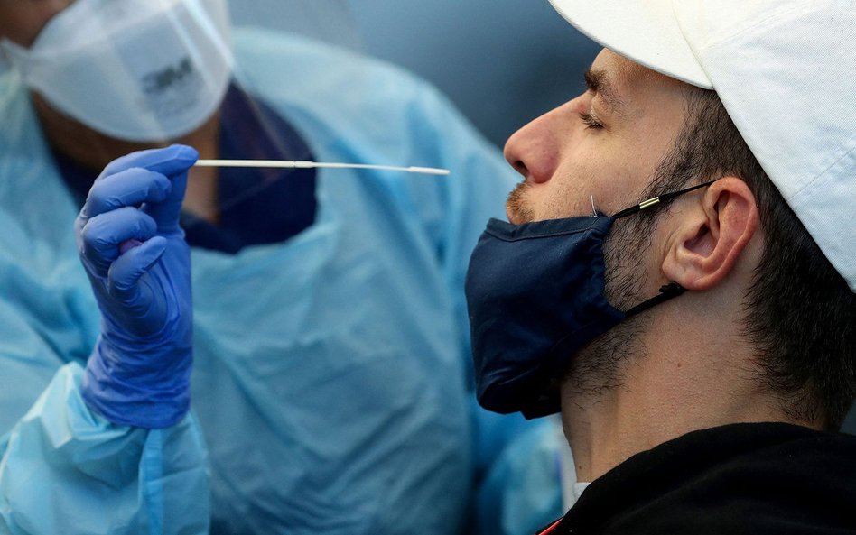 Koronawirus w Polsce. Dziennie średnio 2,6 przypadku na milion osób