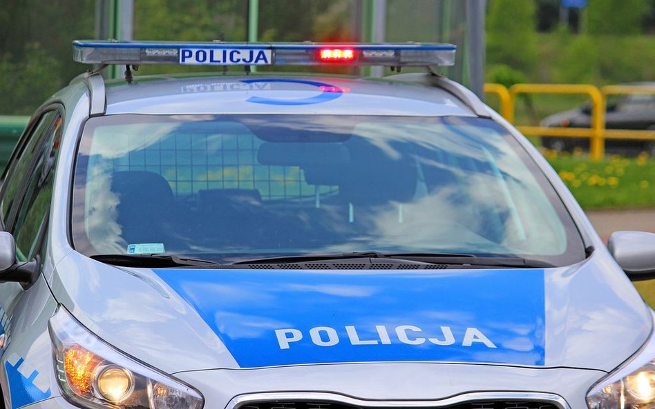 Karambol sześciu samochodów pod Warszawą