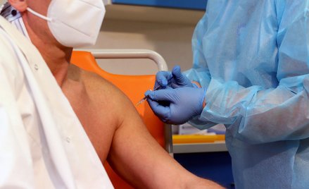 Zaszczepiono na Covid już 70 proc. dorosłej populacji UE