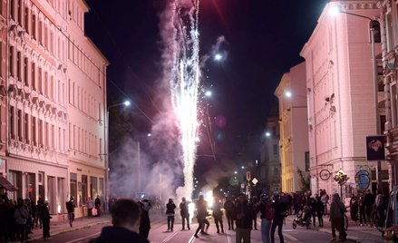 Przez dwie noce w Lipsku radykalna młodzież walczyła z policją