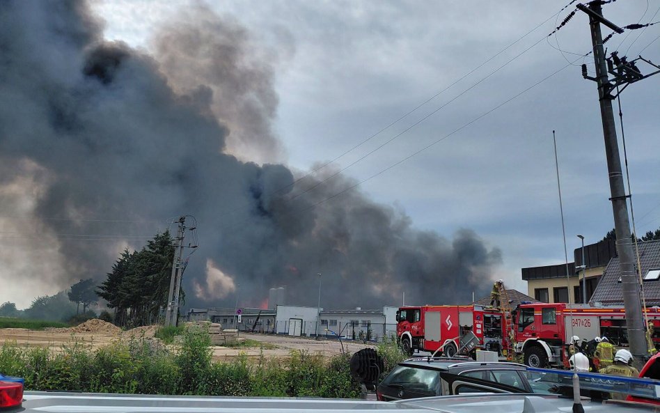 Pożar zakładu produkcyjnego w miejscowości Charnowo koło Ustki