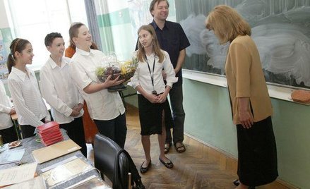 Dyrektor szkoły może zwolnić nauczyciela mianowanego po 182 dniach choroby