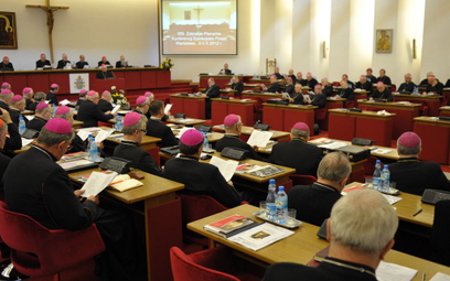 Polscy biskupi ganią polityków