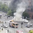 Warszawa. Samochód elektryczny spłonął. Auto uderzyło w słup
