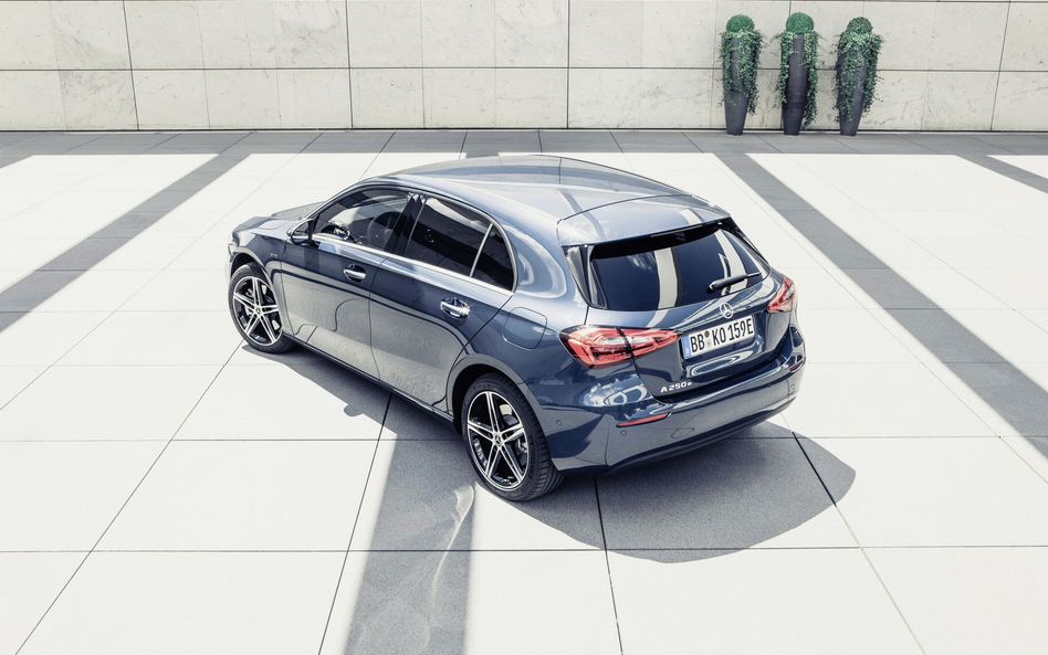 Mercedes A 250e i B 250e: 75 km na prądzie