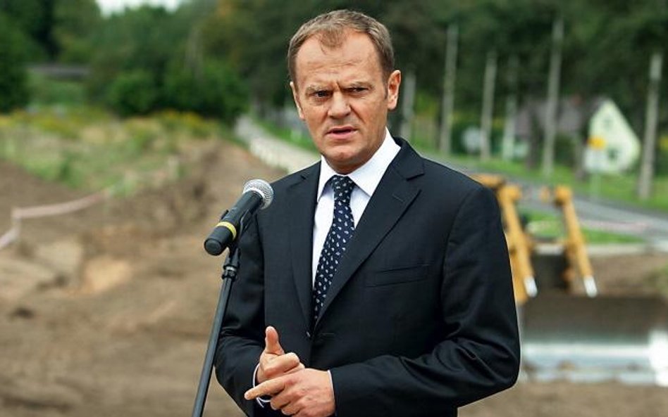 Donald Tusk zapowiedział w Gołdapi, że narodowy program budowy dróg lokalnych będzie kosztował budże