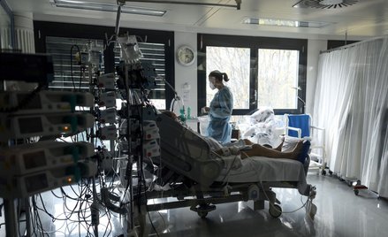 Koronawirus w Polsce: Rekordowa liczba zgonów na Covid-19. Blisko rekordu zakażeń