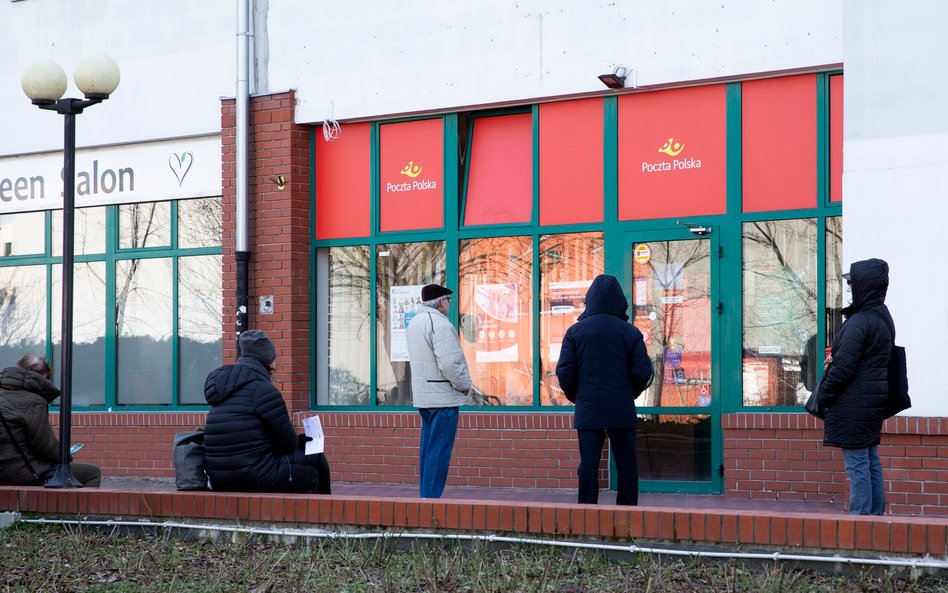 47,9 proc. Polaków zaakceptowałoby dalsze obostrzenia