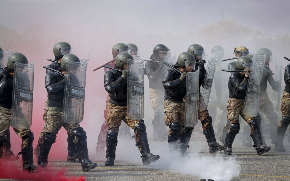 Ćwiczenia żołnierzy KFOR w Kosowie