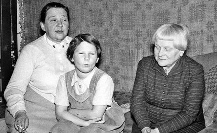 Anna Kowalska, jej córka Tula i Maria Dąbrowska, 1956 r.