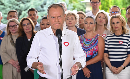 Donald Tusk na konferencji prasowej w Warszawie