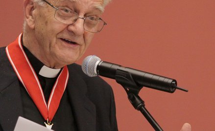Z czym kojarzy się ks. Boniecki serwisowi "GW"