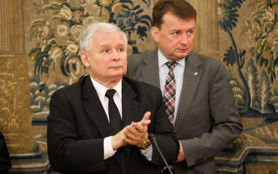 Szef MON Mariusz Błaszczak dobrze oceniany w PiS