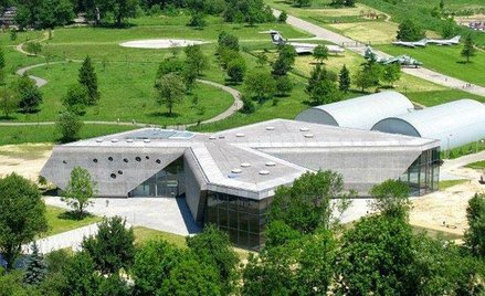 Nowoczesna bryła Muzeum Lotnictwa Polskiego w Krakowie została uznana za najlepszy budynek z betonu 