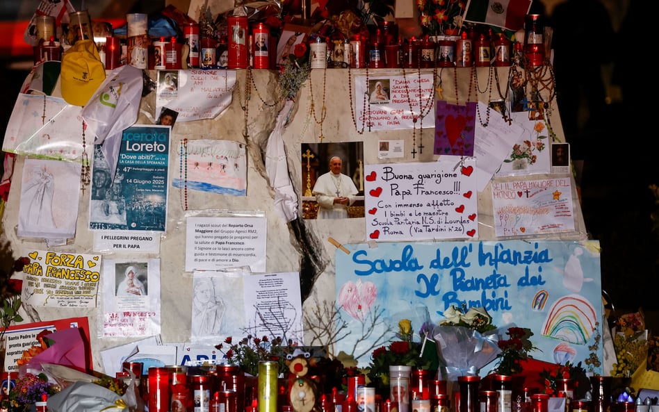 Papież Franciszek od tygodni przebywa w szpitalu w Rzymie