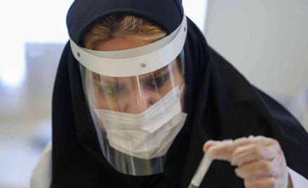 Iran: Oficjalnie - 79494 zakażenia. Naprawdę: 790 tys.?