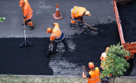 W Polsce z roku na rok ubywa pracowników do prostych prac. Zastępują ich migranci zarobkowi