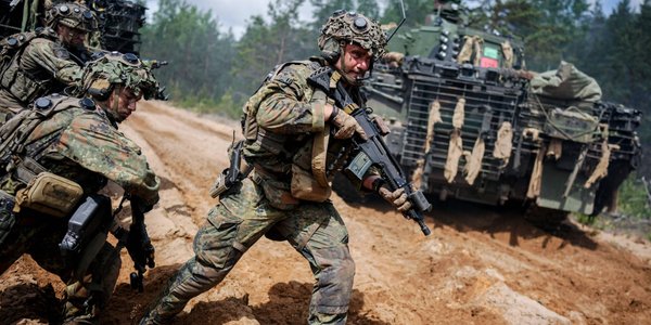 Niemcy się zbroją. Na armię wydają już dwa razy więcej niż Polska