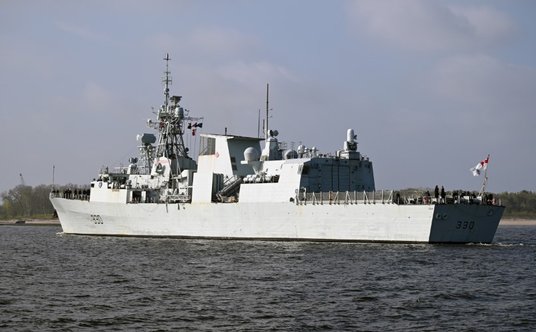 Kanadyjska fregata HMCS Halifax.