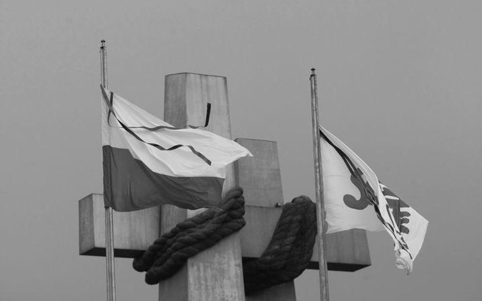 Podpisanie decyzji o tygodniowej żałobie narodowej było decyzją marszałka Komorowskiego