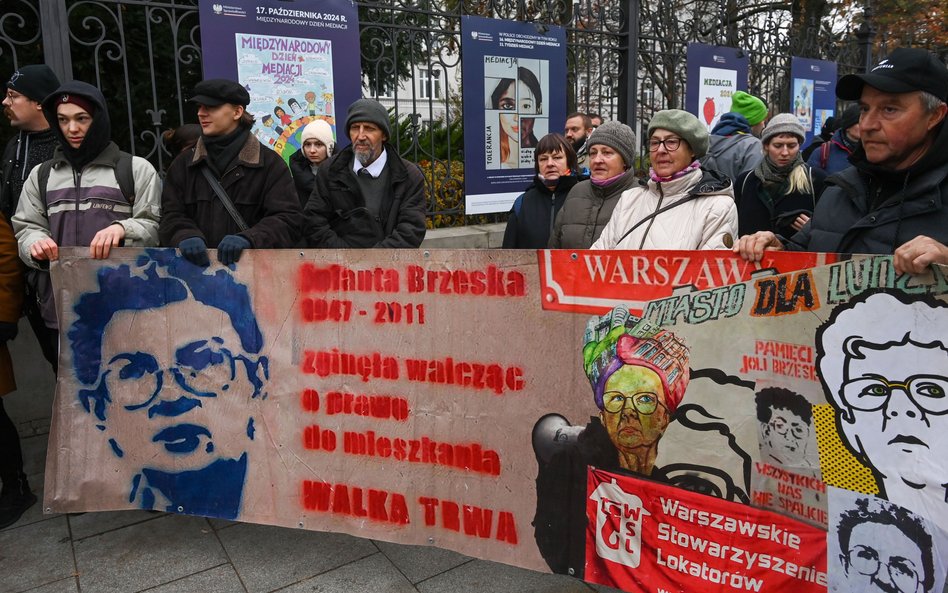 Protest „Sprawiedliwość dla Jolanty Brzeskiej" przed siedzibą Ministerstwa Sprawiedliwości w Warszaw