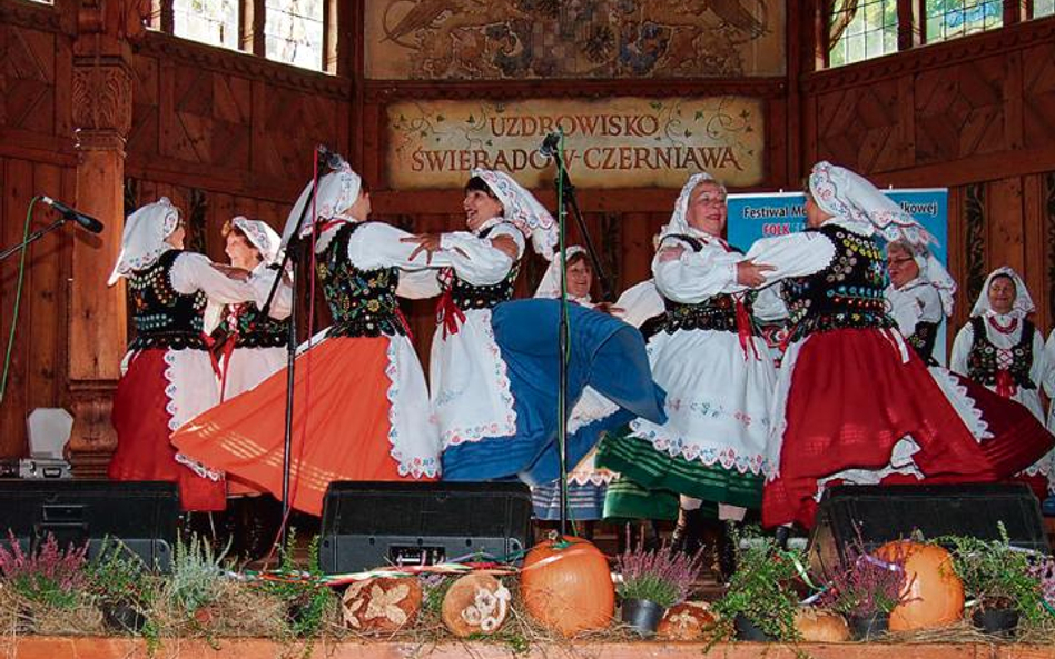 Bogactwo folkloru dolnośląskiego wynika ze skrzyżowania wielu kultur