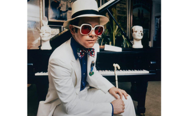 Jeden z wariantów okładki albumu Eltona Johna. Fotografia: TERRY O'NEILL (1938–2019). Szacunkowa cen