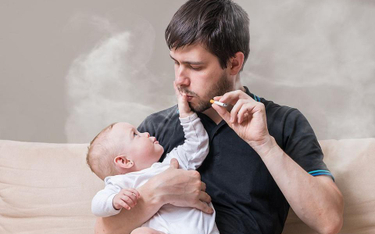 Lekarz rodzinny zapyta matkę, czy niemowlę pali biernie
