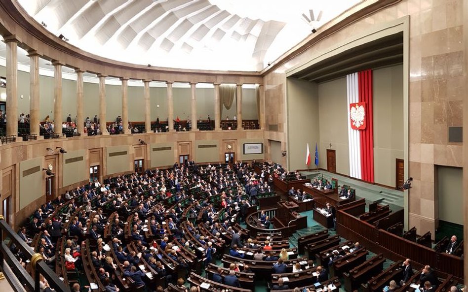 Sondaż Ipsos Observer: Rośnie poparcie dla PiS