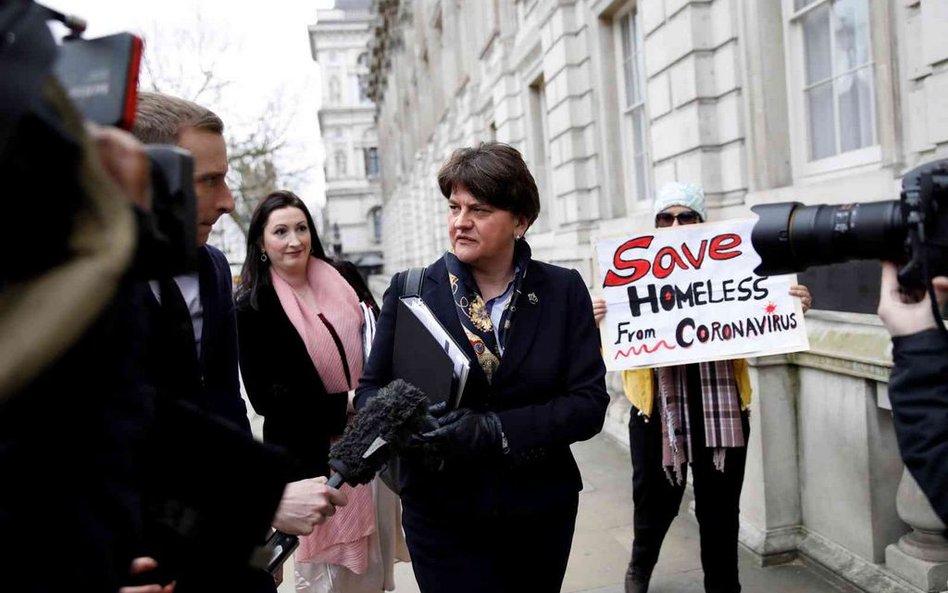 Irlandia Płn.: Matka przed sądem powalczy o zamknięcie szkół