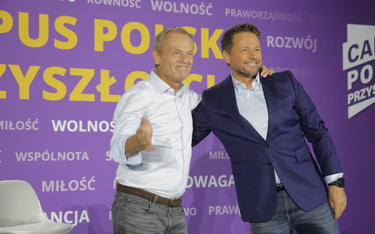 Przewodniczący PO Donald Tusk i prezydent Warszawy Rafał Trzaskowski podczas debaty w ramach Campusu