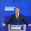 Premier Donald Tusk podczas wydarzenia "Deregulacja. Znosimy bariery, ułatwiamy życie"