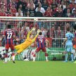 Jerome Boateng strzela bramkę Joe Hartowi