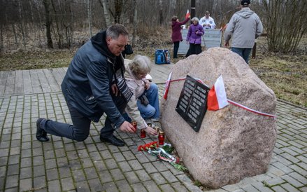 Pielgrzymi z Białegostoku w miejscu katastrofy