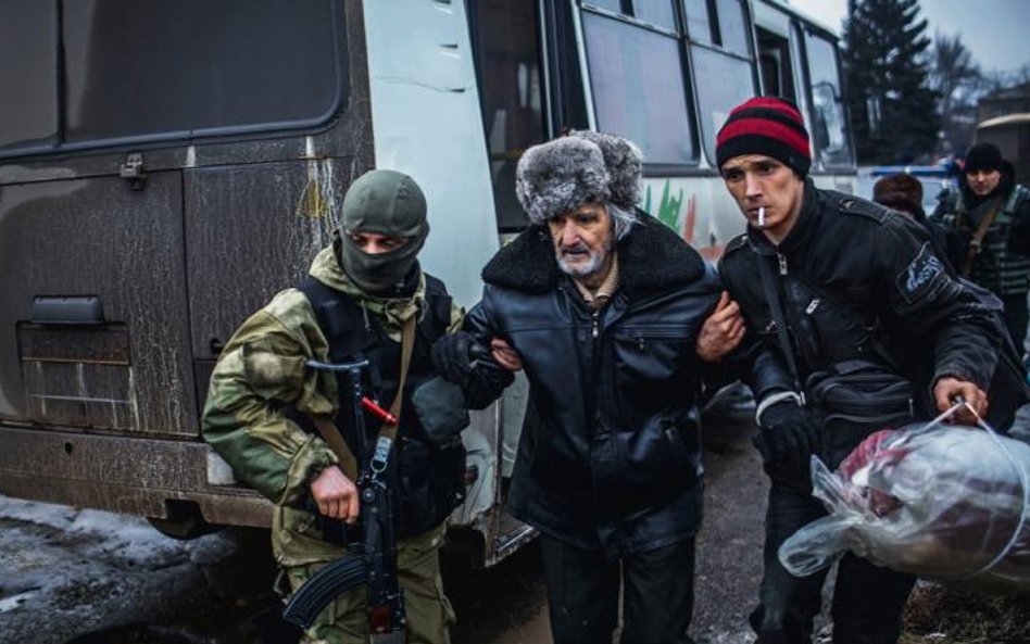 Ewakuacja cywilów z Debalcewa w pierwszych dniach lutego: kto może, uchodzi przed separatystami