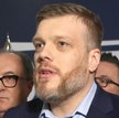 Zandberg o mediach publicznych: Brudne okno umyć, nie wybić
