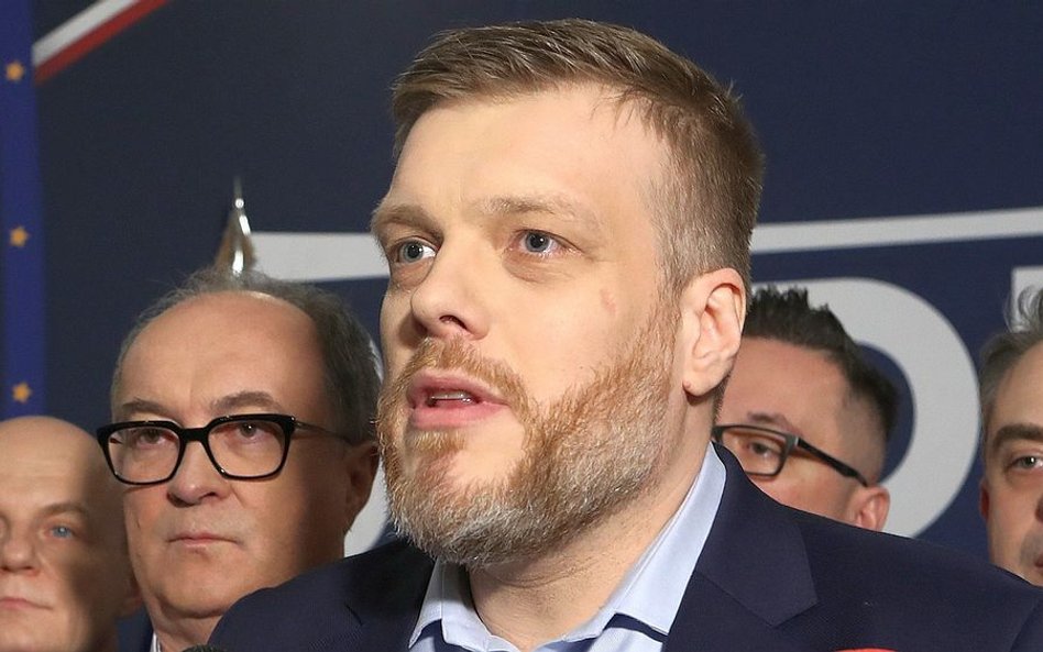 Zandberg o mediach publicznych: Brudne okno umyć, nie wybić