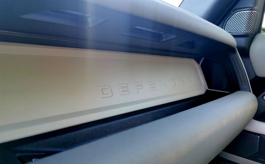 Land Rover Defender 90