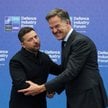 Sekretarz generalny NATO Marl Rutte i prezydent Ukrainy Wołodymyr Zełenski na marginesie szczytu NAT