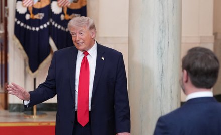 Trump straszy eskalacją wojny. Ropa rośnie, giełdy tracą miliardy