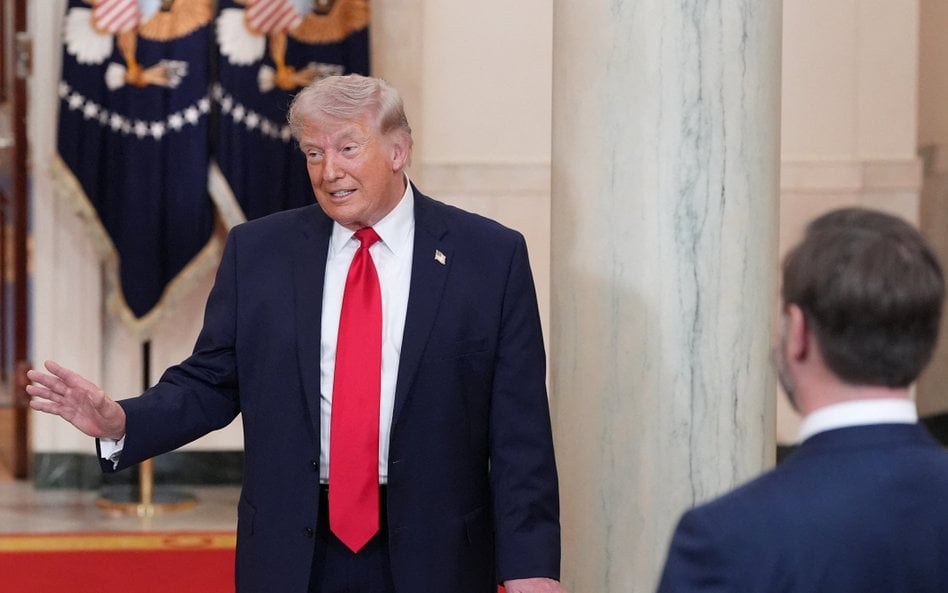 Trump straszy eskalacją wojny. Ropa rośnie, giełdy tracą miliardy
