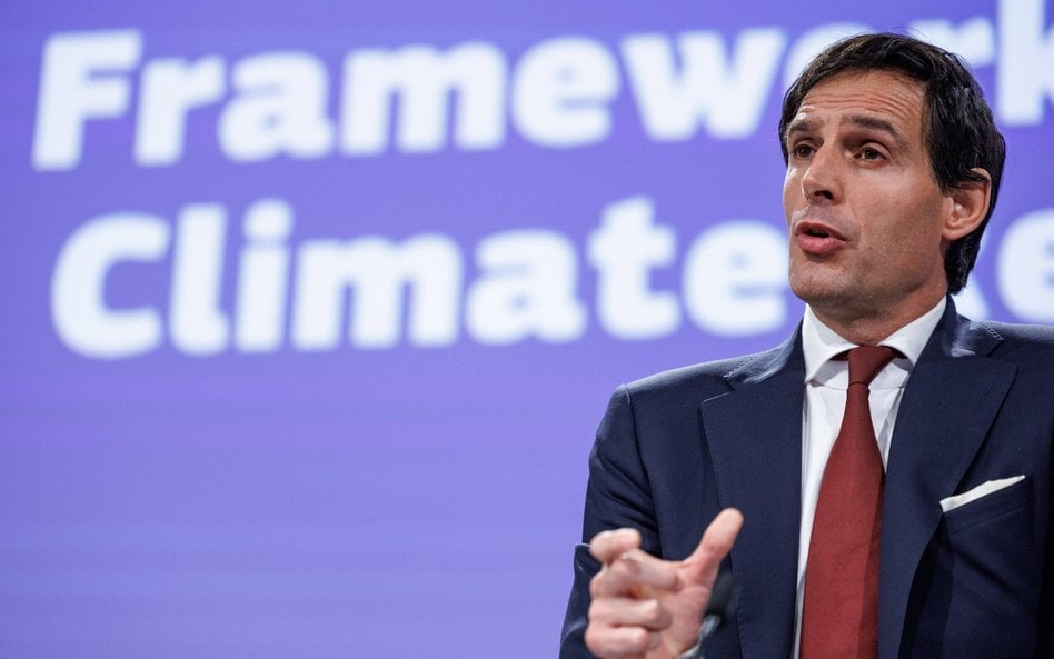 Wopke Hoekstra zastrzegł, że UE wciąż obowiązują ustalenia porozumienia paryskiego, ale UE musi przy