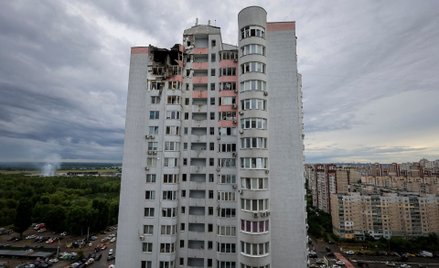 Budynek uszkodzony w ataku na Kijów, do którego doszło w nocy z 7 na 8 lipca