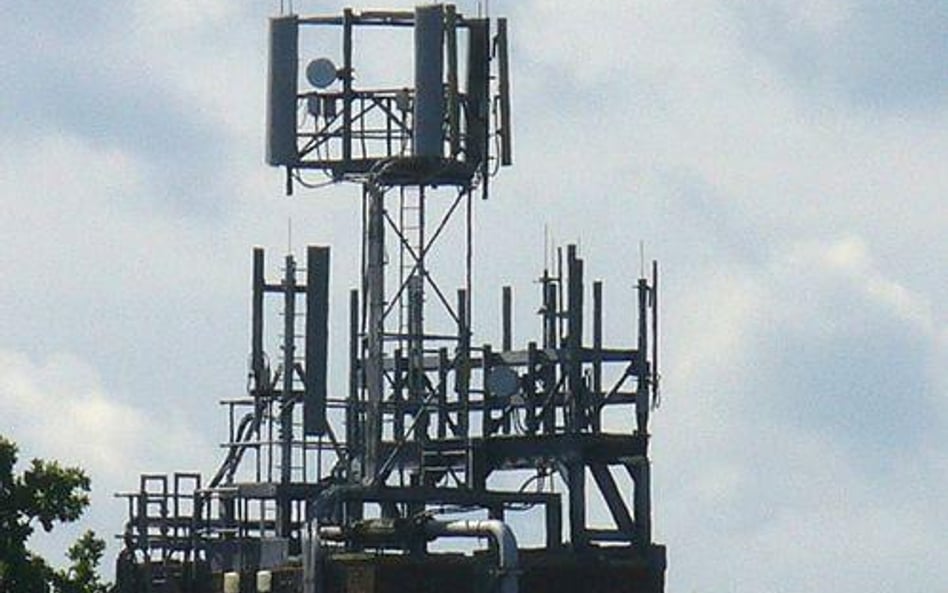 Polkomtel stracił obsługę PZU